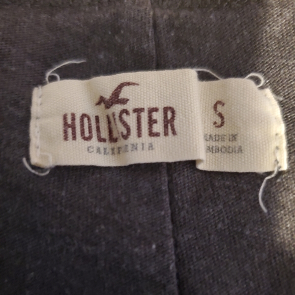 Hollister Gray T-shirt - Picture 8 of 8